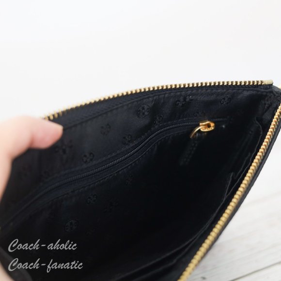 NWT Tory Burch Britten Large Zip Pouch Leather Wristlet in Black - Picture 8 of 8